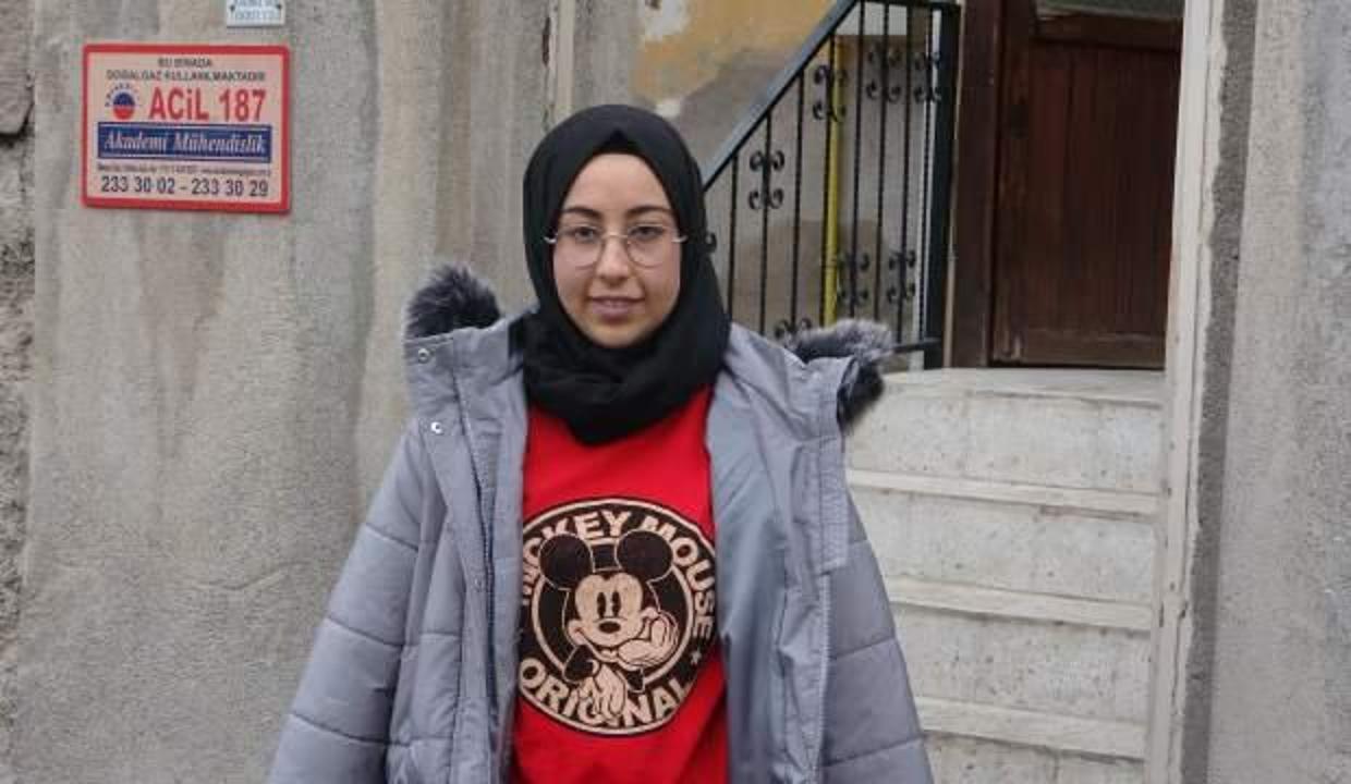 Kayseri'de genç kız temizlediği makineye elini kaptırdı, 2 kolu kesildi!