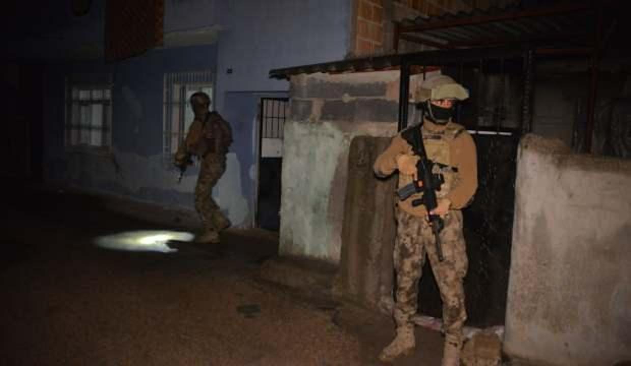 Şafak vakti eş zamanlı PKK operasyonu