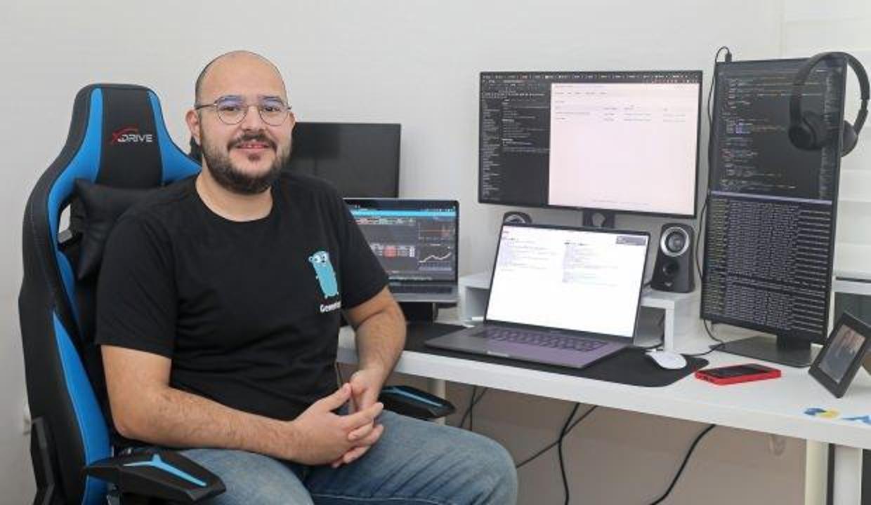 Apple'ın açıklarını bularak 20 bin dolar kazandı