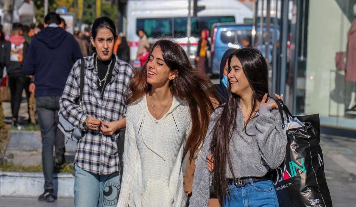 İranlılar akın akın Van'a geliyor! Bir haftada gelen turist sayısı şaşırttı