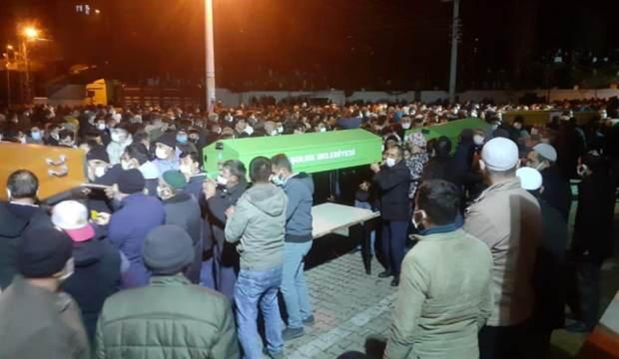 Burdur'daki kazada ölen 4 kişi gece yarısı toprağa verildi