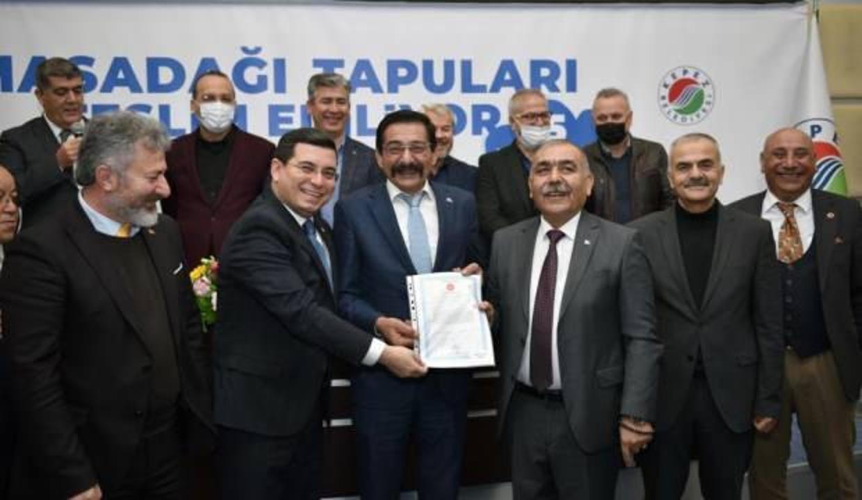 Kepez’de 5 mahallede 3 bin 556 tapu verildi