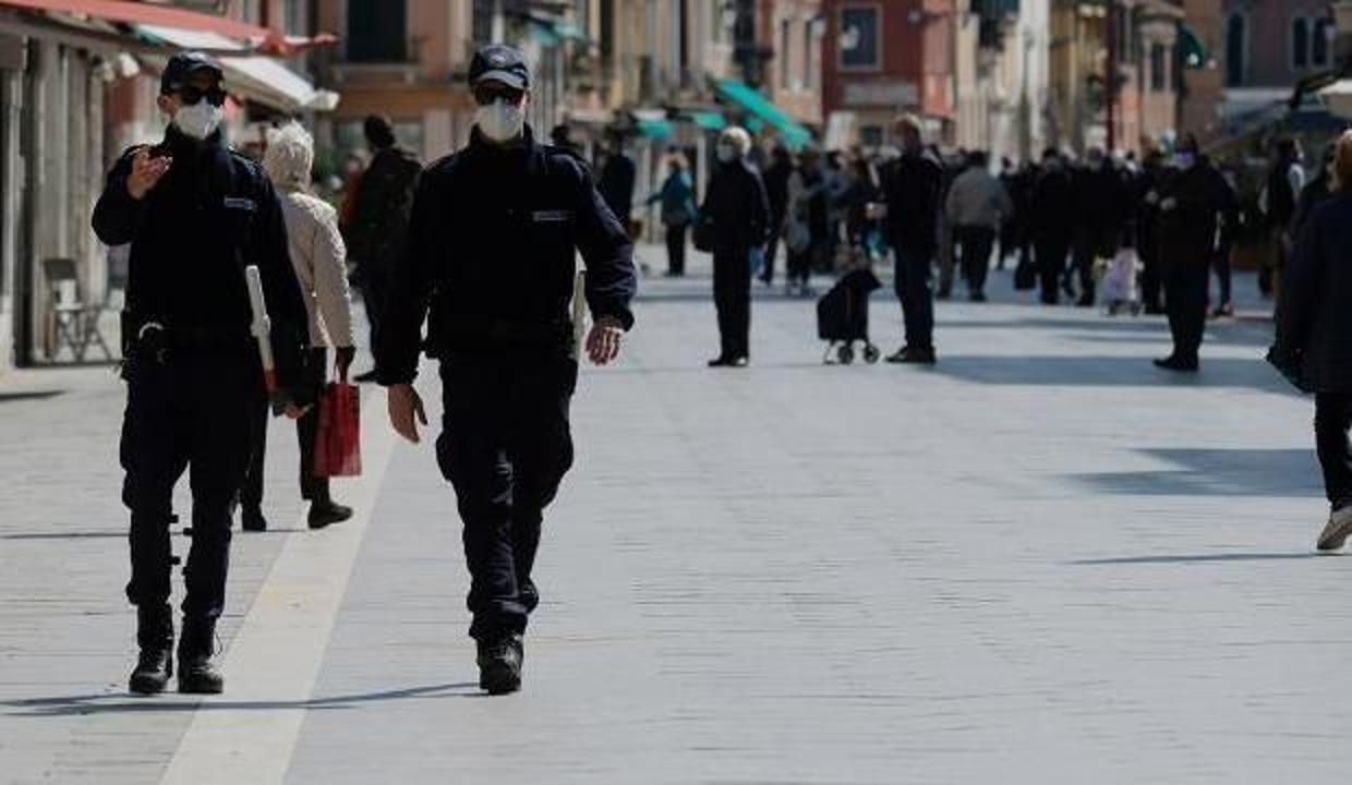 Pempe maskeler İtalya polisini kızdırdı