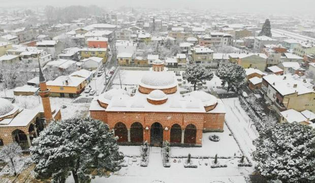 Bursa'nın 2 bin yıllık antik kenti beyaza büründü