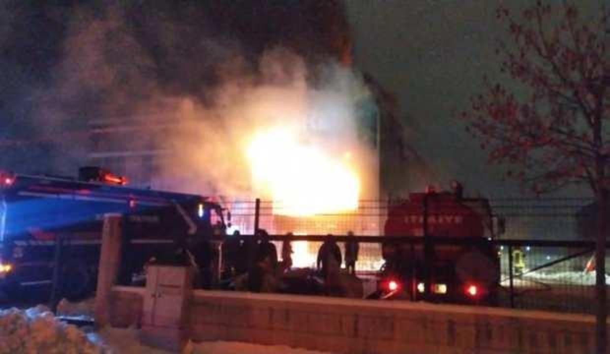 Konya Karatay'da sünger fabrikasında yangın