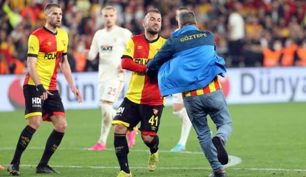 İzmir'de ortalık karıştı! Taraftarlar sahaya girdi