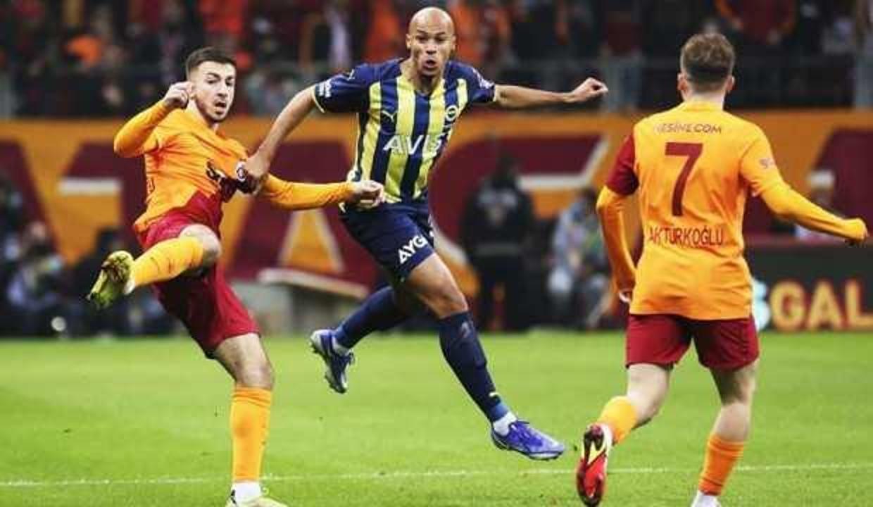 Fenerbahçe-Galatasaray maçından bir ikili mücadele