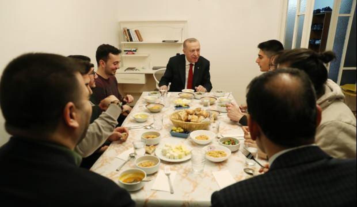 "Arkadaşlarımızdan biri imam, Cumhurbaşkanımız Erdoğan müezzin oldu"