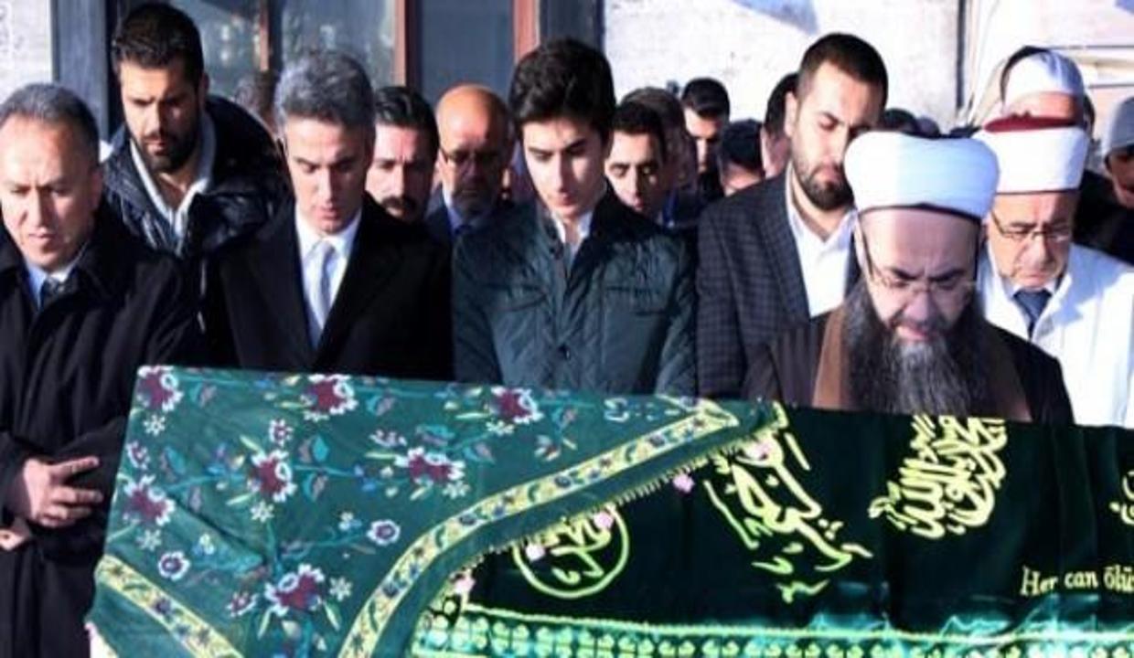 Nakşibendi şeyhinin eşini Cübbeli uğurladı