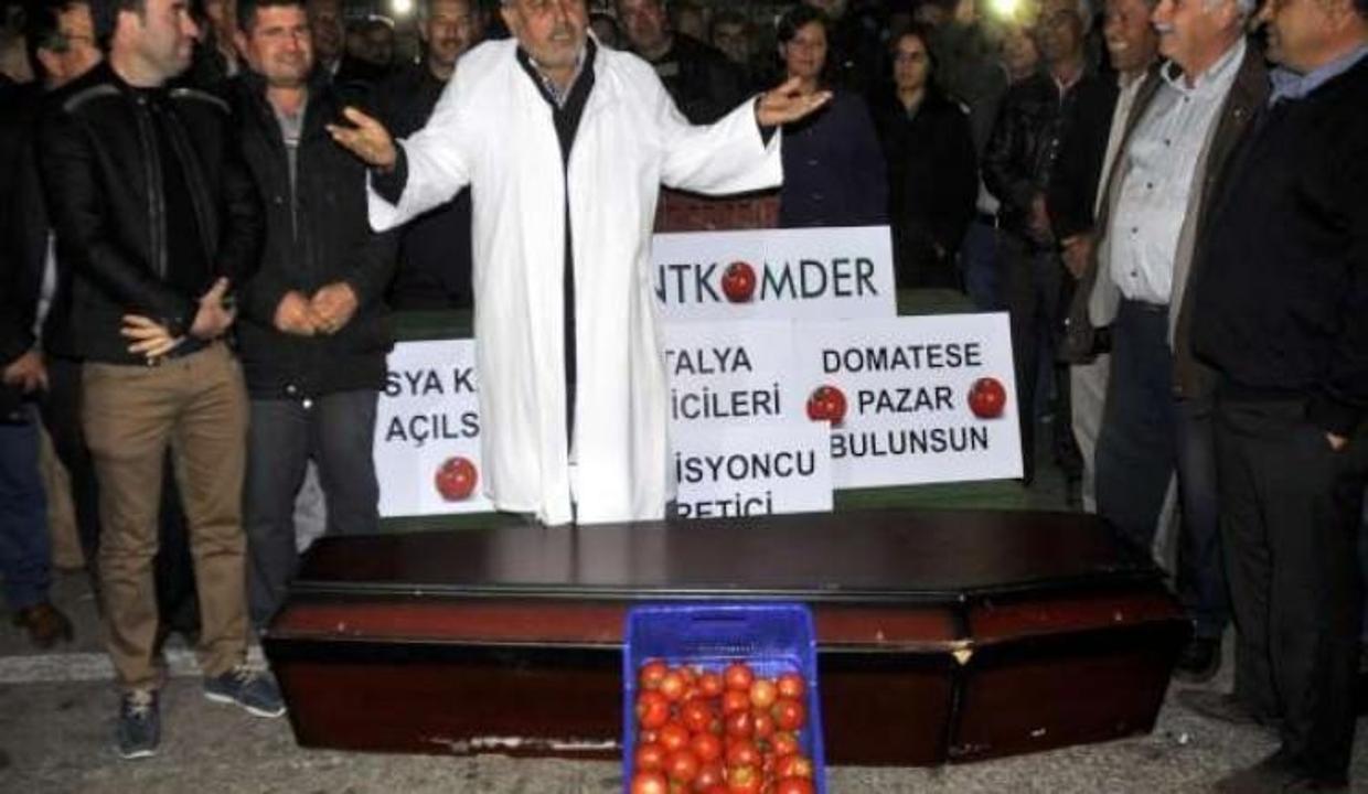 Domatesin cenaze namazını kıldılar GÜNCEL Haberleri