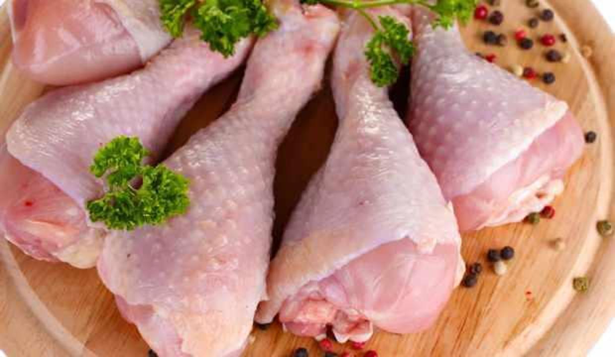 Rüyada çiğ tavuk görmek ne anlama gelir? Rüyada çiğ tavuk eti pişirmek