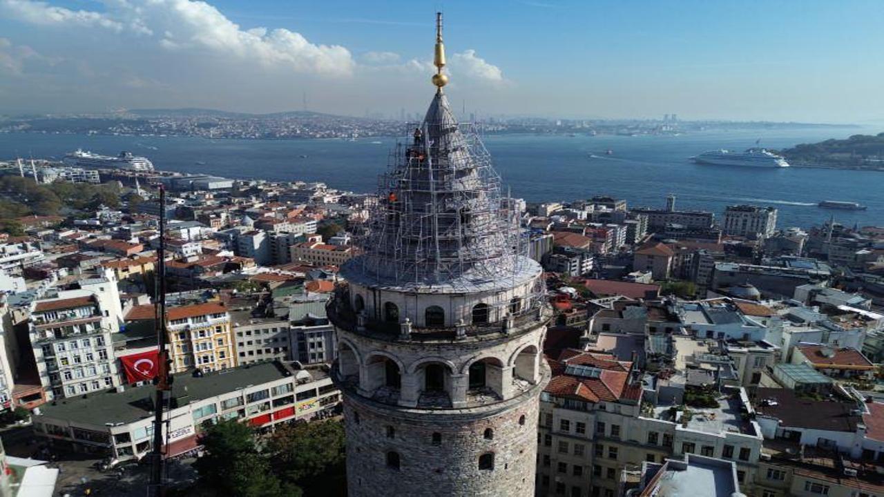 İstanbul'un simgesi Galata Kulesi'nde restore çalışması! Külahı yenileniyor...