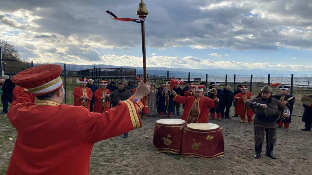 Papa’ya mehterli cevap Papa’ya mehterli cevap