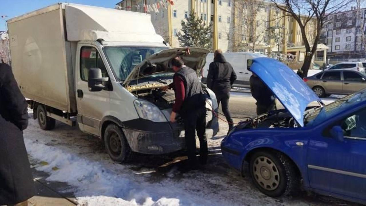 Ardahan'da hayat dondu: Termometreler eksi 27,4 dereceyi gösterdi