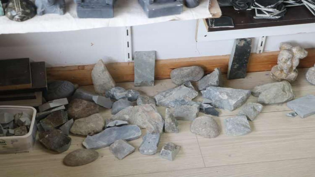 Hatay'da 4 mesleği olan adam 25 yıldır ekmeğini taştan çıkarıyor!