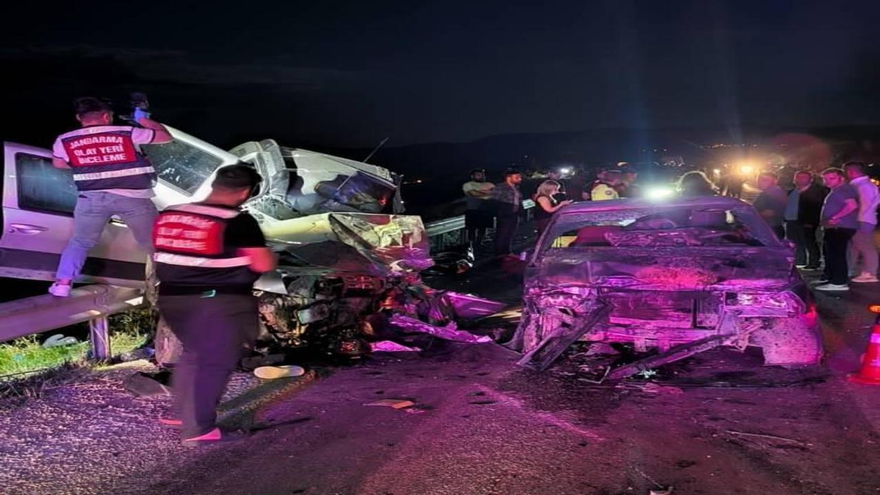 Mersin’de 3 aracın karıştığı zincirleme kazada 1 ölü, 5 yaralı Mersin’de 3 aracın karıştığı zincirleme kazada 1 ölü, 5 yaralı