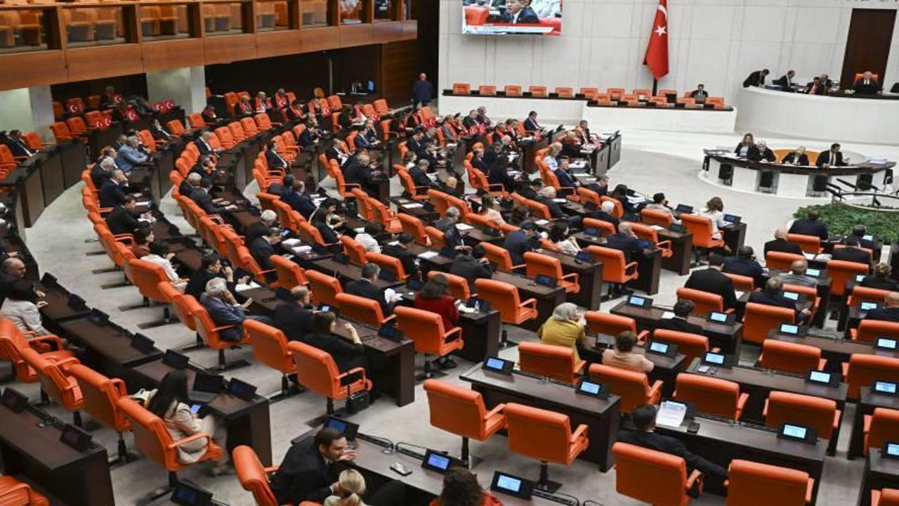TBMM'deki tarihi oturum: İşte Terörsüz Türkiye yasasına evet-hayır diyen partiler