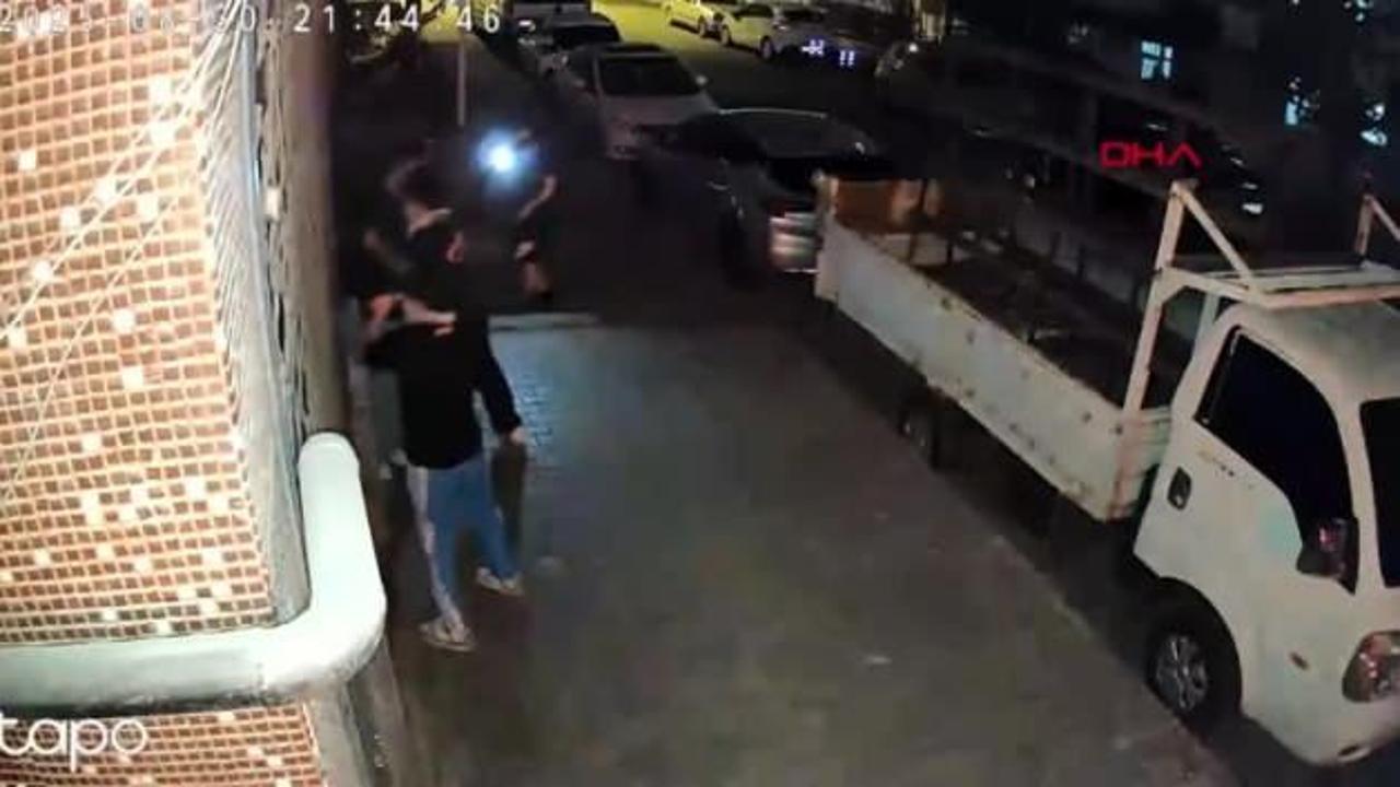 Bir dükkana çekiçle saldıran şüpheliler yakalandı