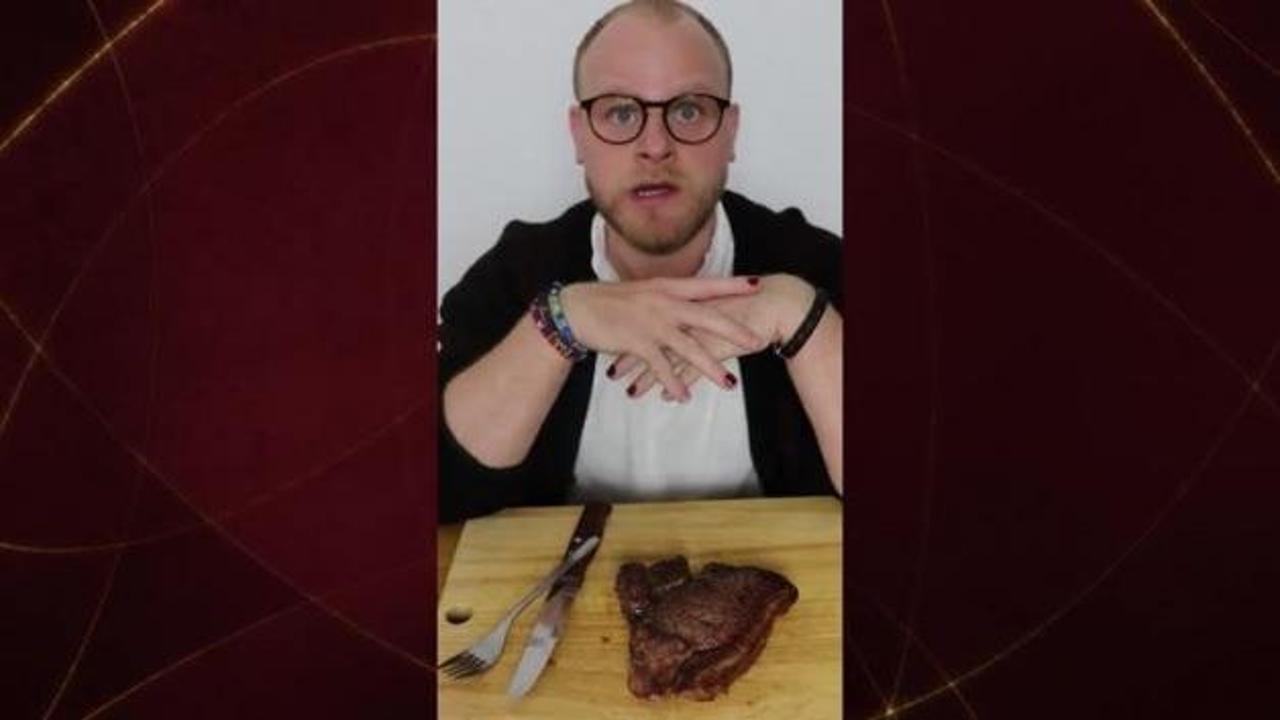 7 yıl sonra ilk kez et yiyen vagan fenomenin o anları kısa sürede viral oldu