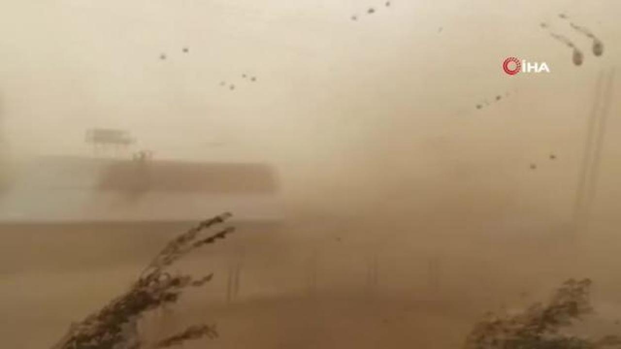 Ağrı'dan şoke eden görüntüler! Şiddetli fırtına çatıları uçurdu! Göz gözü görmedi