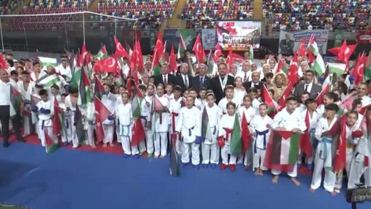 Küçük yürekten büyük destek