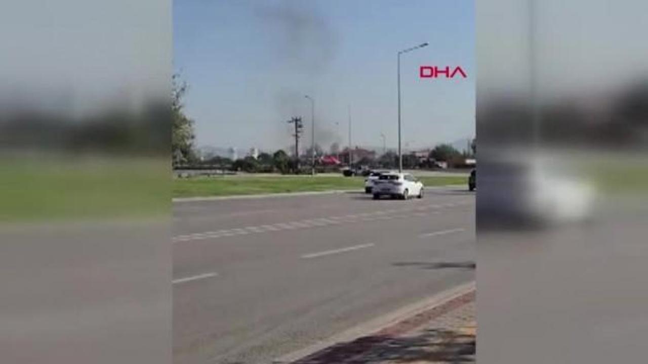 Sapağı kaçıran sürücü, geri manevra yapınca otomobiliyle arkadaki araca çarptı; kaza kamerada