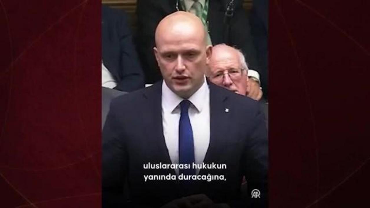 Stephen Flynn: “Gazze’yi bombalayanı ağırlamak uta…