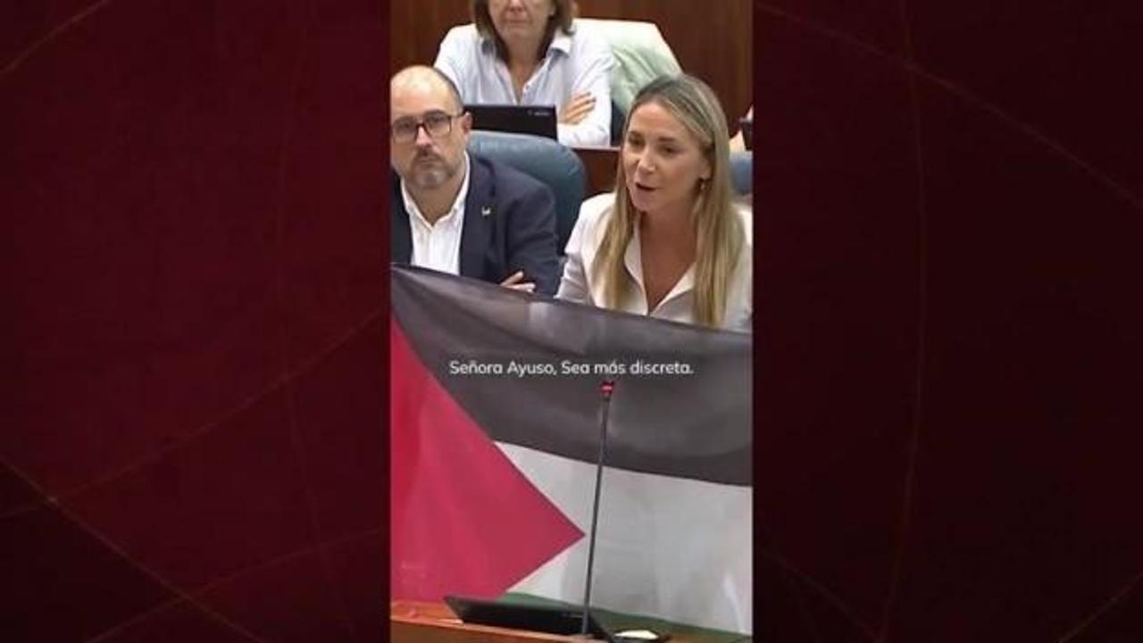 İspanyol siyasetçi Madrid meclisinde Filistin bayrağı açtı