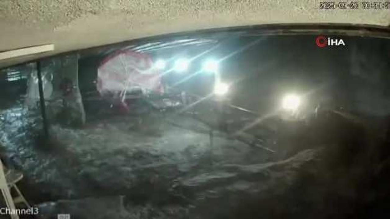 Rize'de sel sularının geldiği anlar ortaya çıktı! Her şey bir anda sular altında kaldı