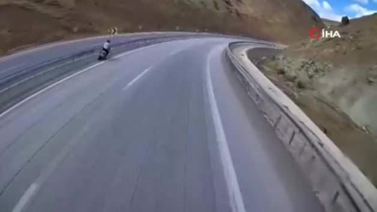 Yeni aldığı motosikletle ölüme gitti! Kaza anı ortaya öıktı