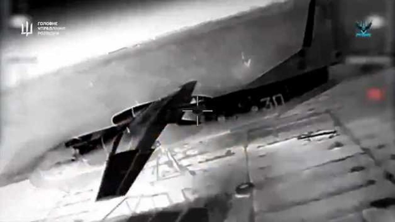 Bir Su-34 savaş uçağı, 2 nakliye uçağı ve bir askeri üs imha edildi! "Nasıl da güzel yanıyorlar"