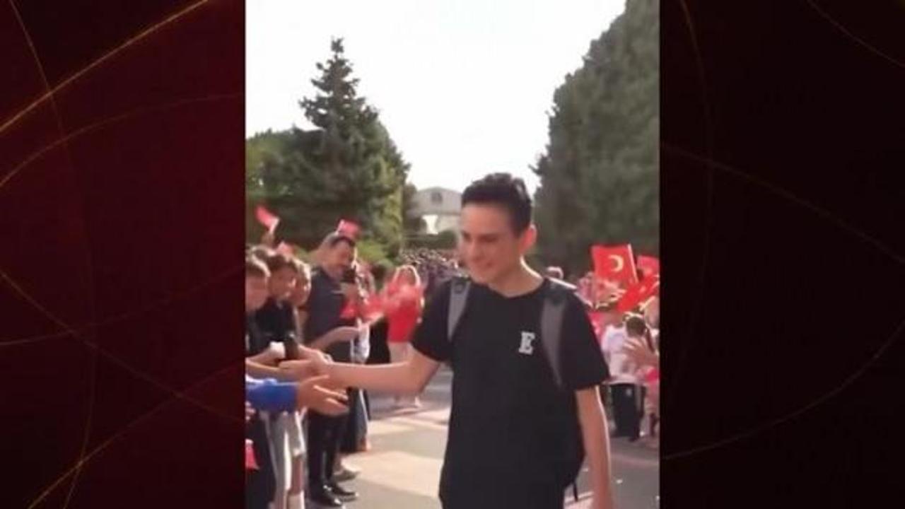 Dünya şampiyonu Hintli rakibini eze eze yenmişti: 16'lık Türk yıldıza okulda sürpriz