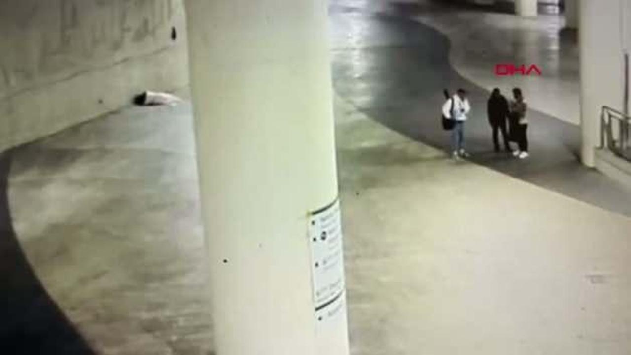 Taksim'de kendisine para vermeyen adamı bıçaklayarak öldürdü