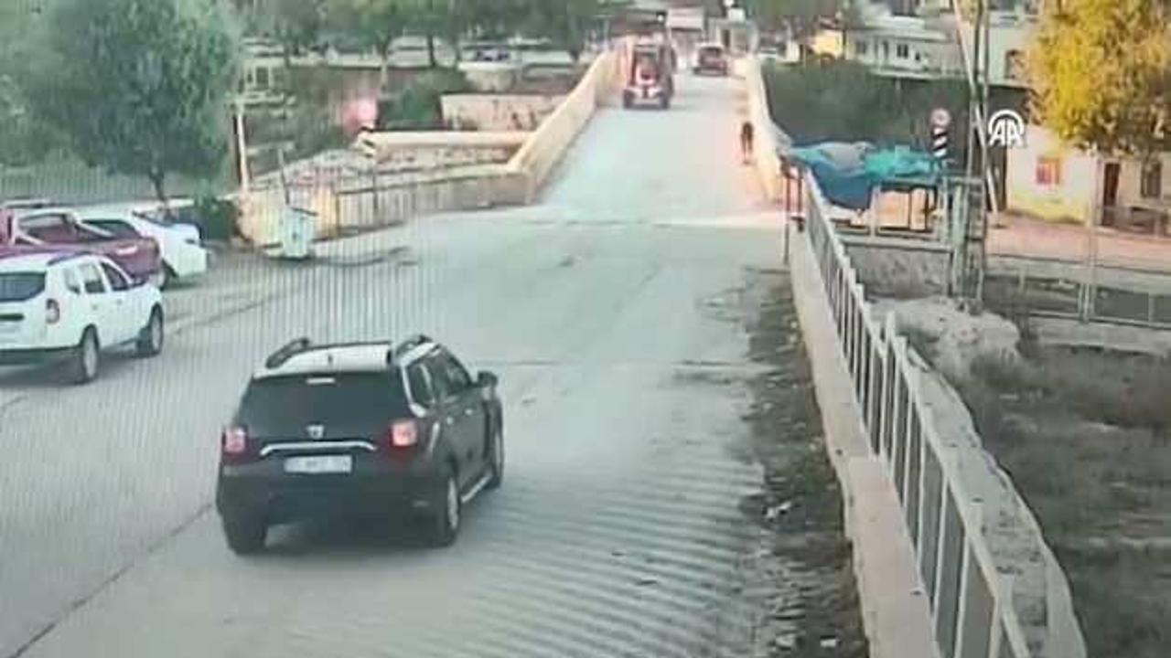 Adana'da feci kaza! Traktörden ayrılan römorkun çarptığı kişi öldü