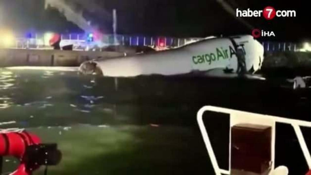 Hong Kong Havalimanı'nda kargo uçağı pistten çıktı: 2 ölü