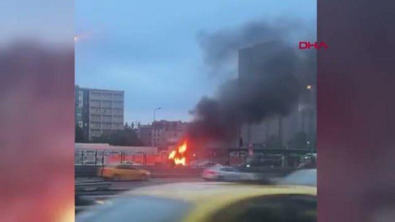 Cevizlibağ'da iş makinesi alev alev yandı