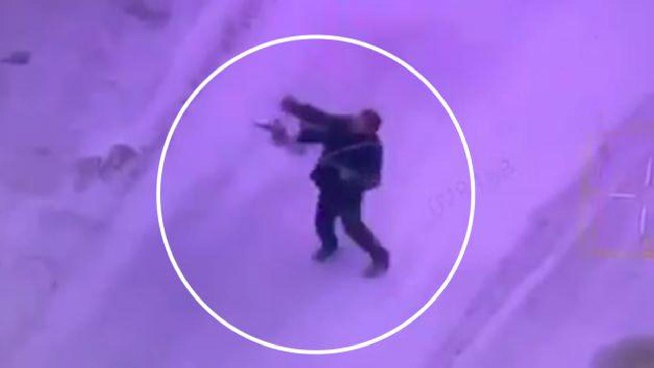 Pokrovsk'ta bir sivil, kamikaze dronu havada yakalayıp yere çarptı