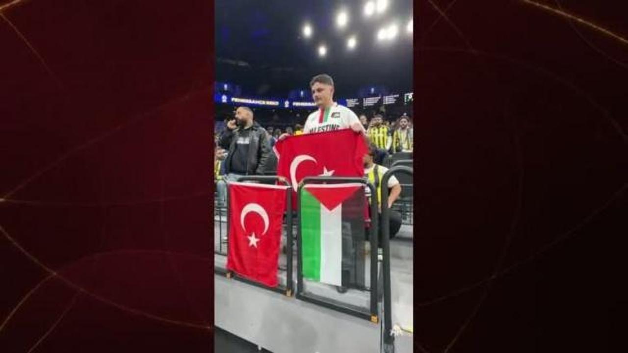 Fenerbahçeli taraftarlardan Maccabi maçı öncesi Filistin göndermesi