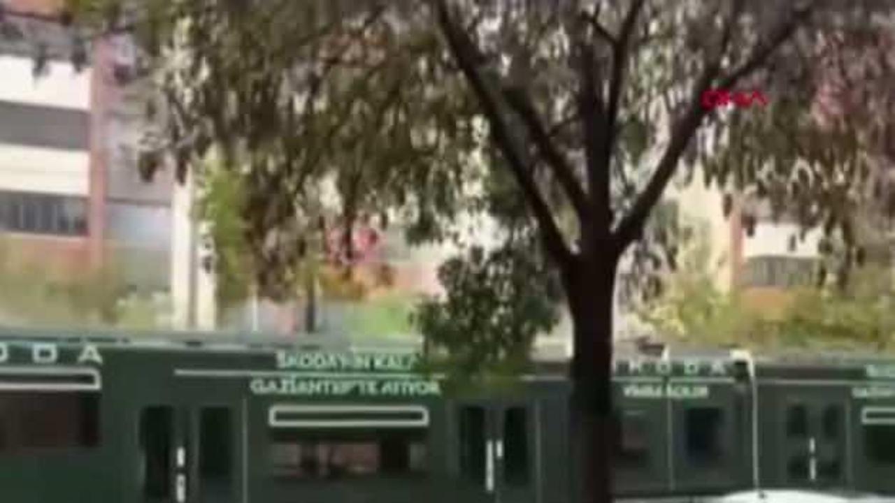 Gaziantep'te seyir halindeki tramvaya yıldırım düştü: Seferler durdu