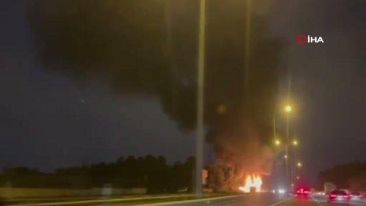 Eyüpsultan'da İETT otobüsü alevlere teslim oldu