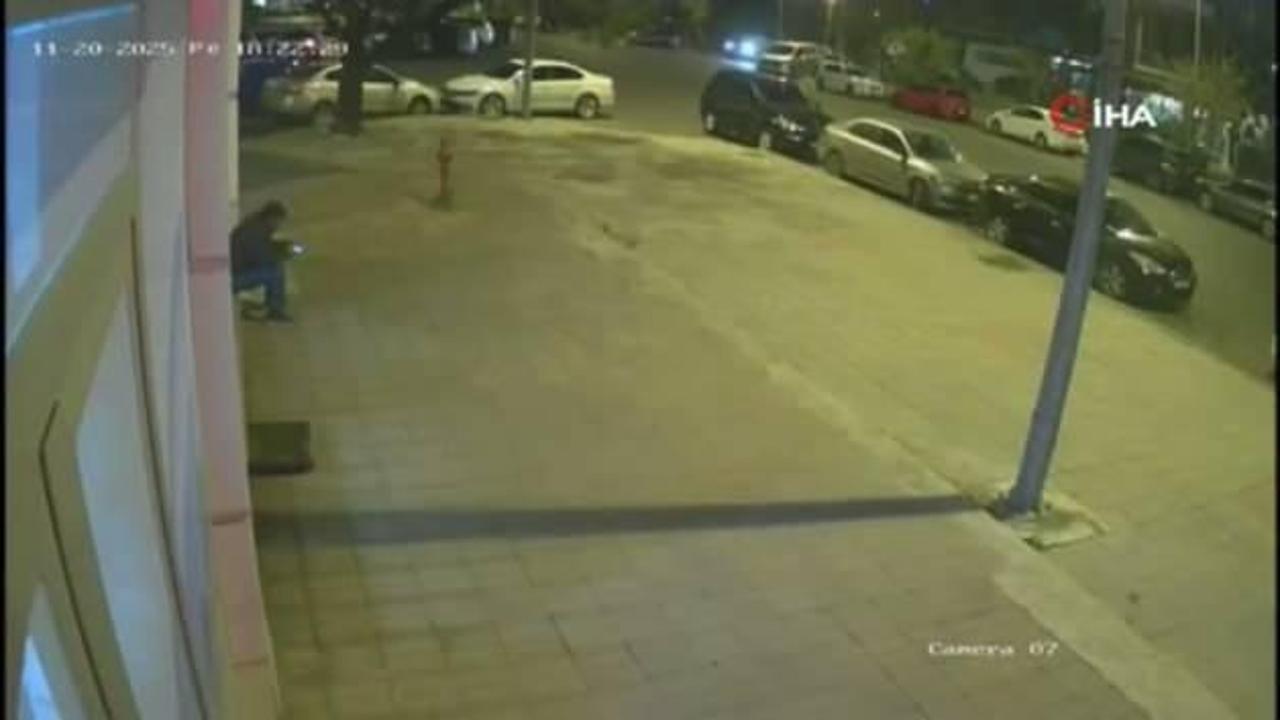 Tekirdağ'da motosikletlinin ağır yaralandığı kaza kamerada