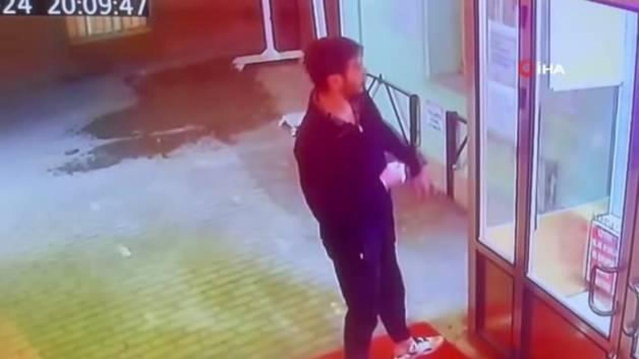 Bunu da gördük: Eskişehir'de camiye yumruklu saldırı!