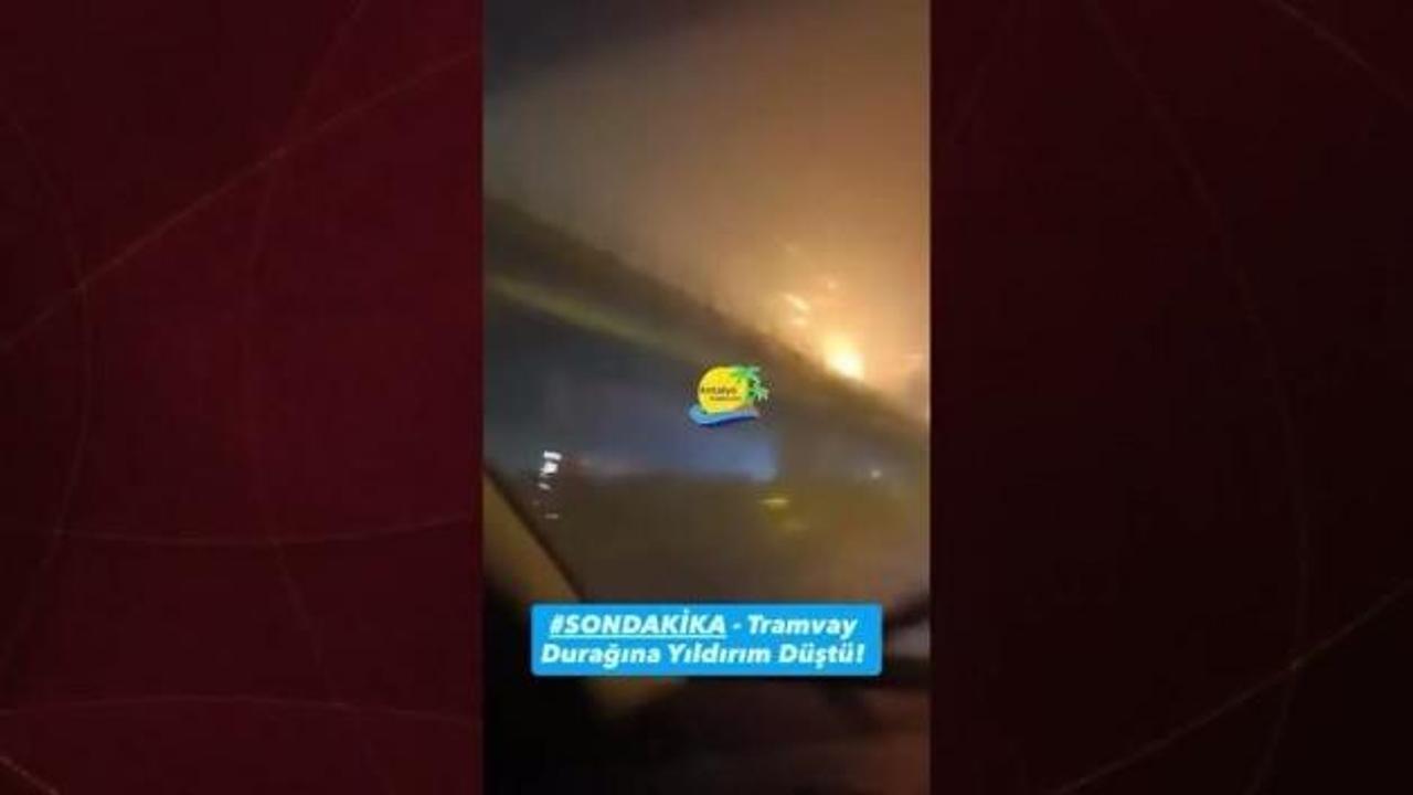 Tramvay hattına yıldırım çarptı! Peş peşe patlamalar oldu