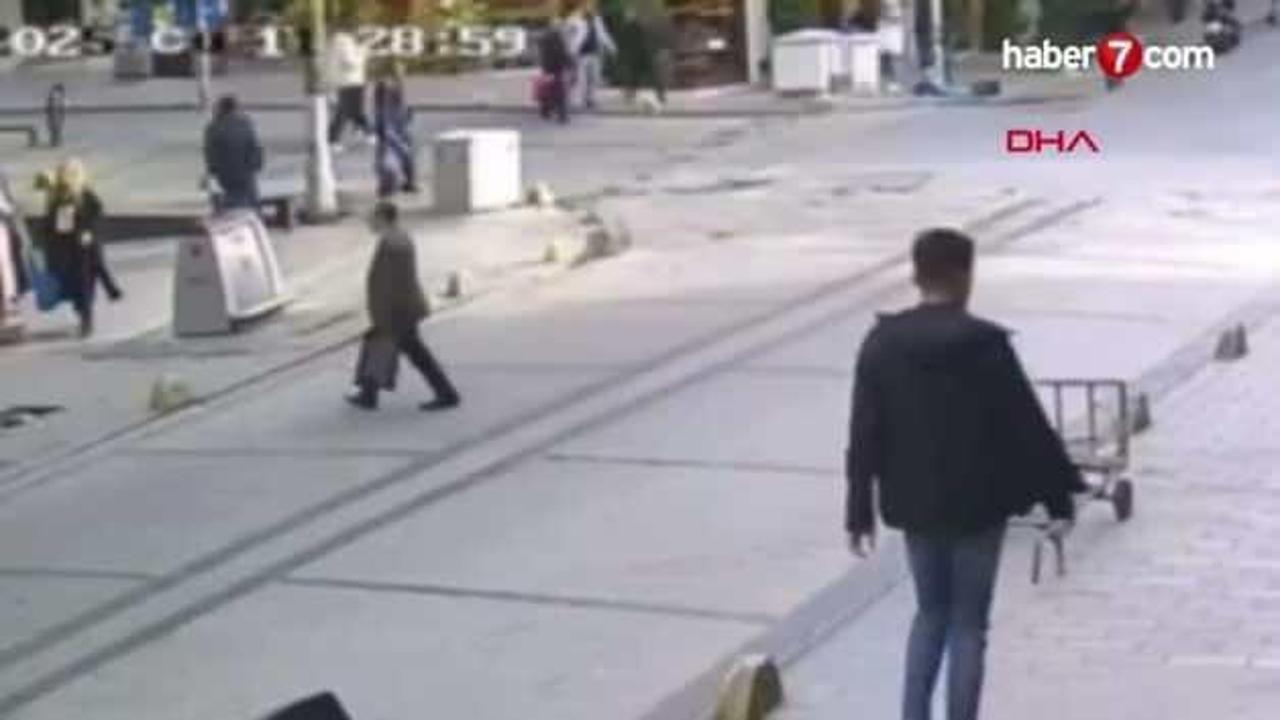 Fatih'te yolun karşısına geçen çocuğa motosiklet çarpıp kaçtı!