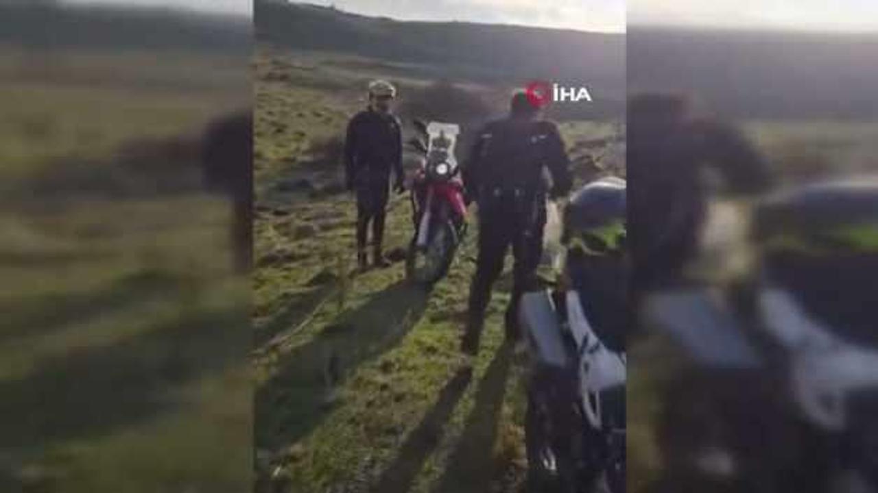 Tek başına buldukları yeni doğmuş kuzuyu 3 kilometre ötedeki annesi ile kavuşturdular