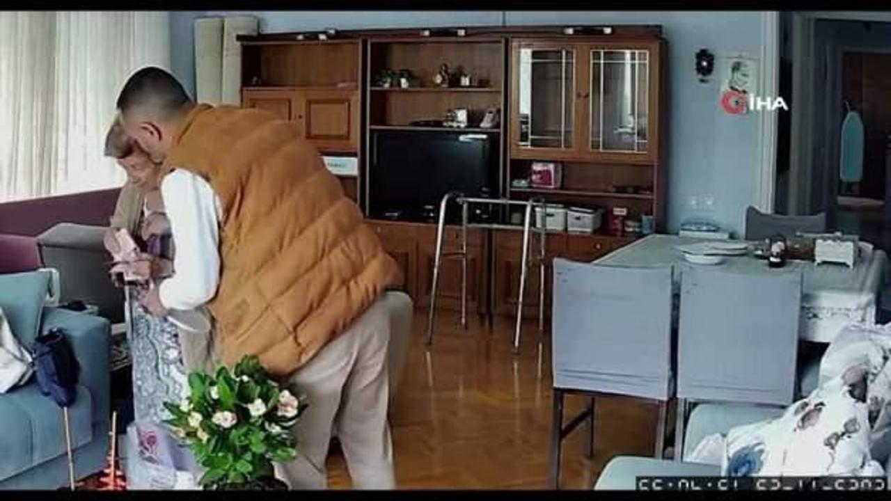 Yoğurtçunun tırnakçılık yöntemiyle hırsızlığı kameralara yakalandı