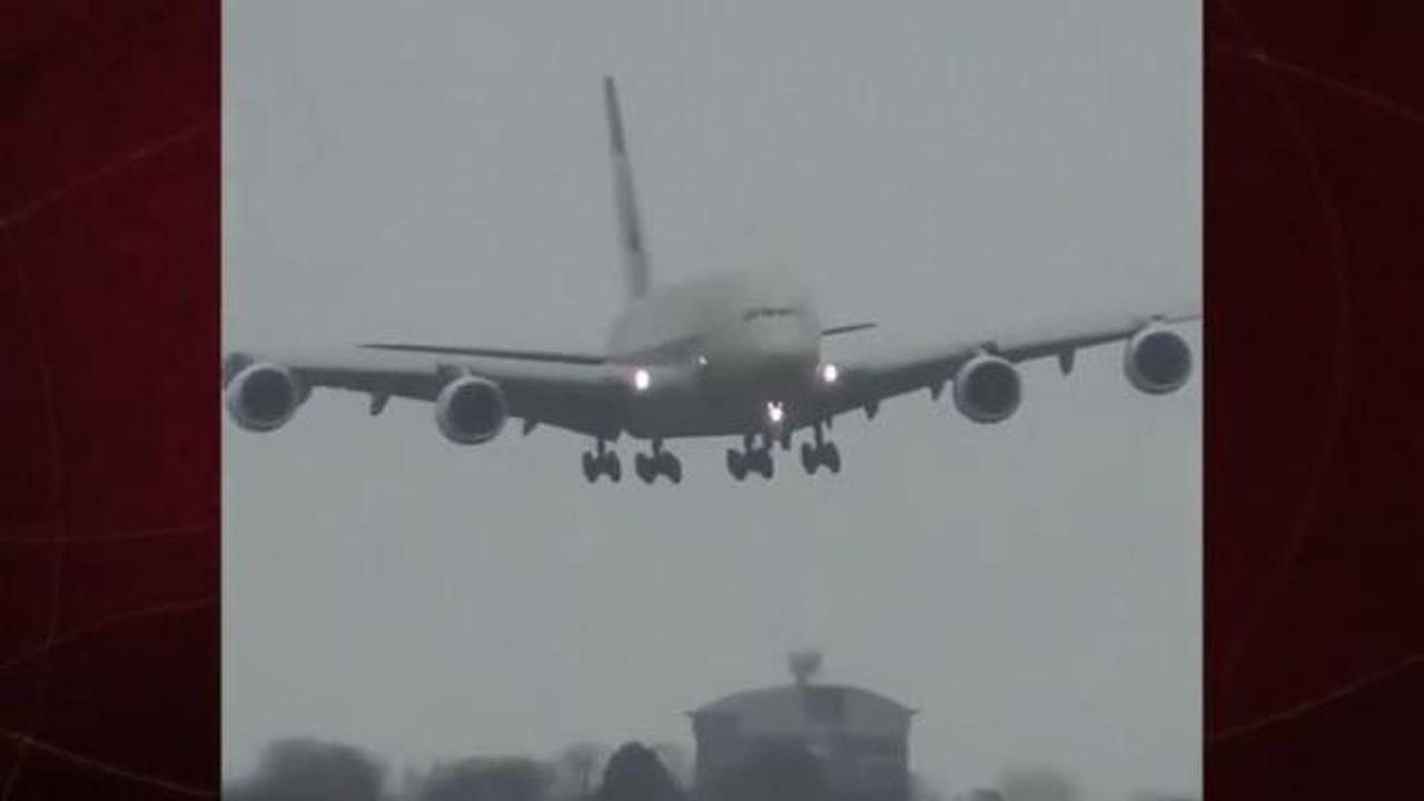 PSG uçağında korku dolu anlar! Pilotun ustalığı kazayı önledi