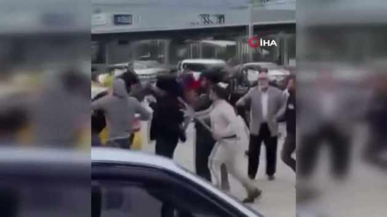 Bursa’da savaşı andıran kavga: Kimi kaskını miğfer yaptı, kimi sopayı kılıç gibi kullandı!