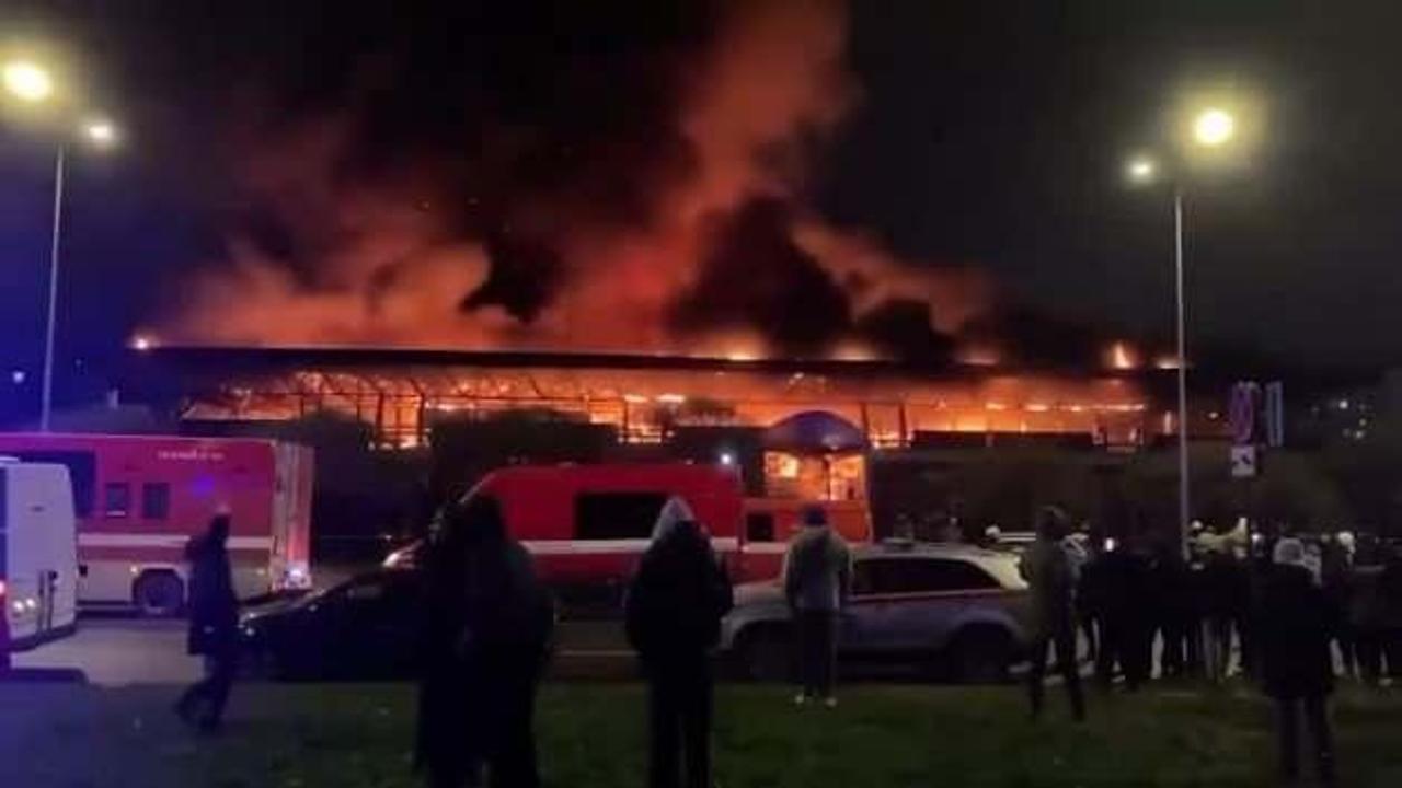 Rusya'nın St. Petersburg kentinde pazar yerinde yangın çıktı