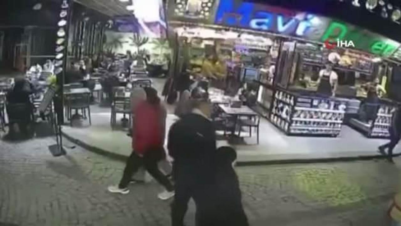 Fatih’te büfecilerin ‘yer işgali’ kavgası kamerada